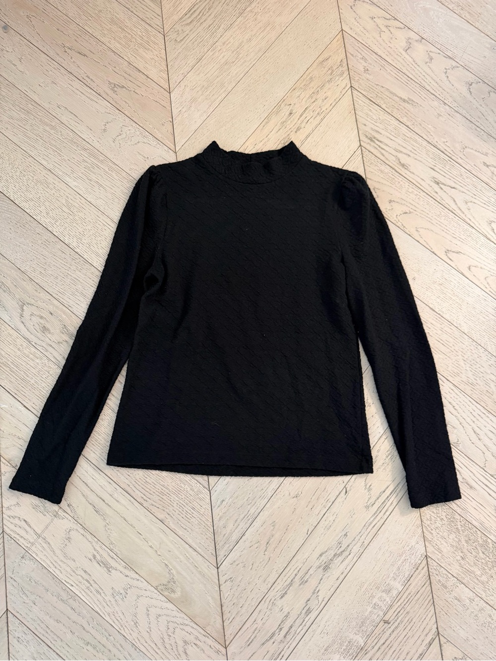 Black textured mock neck long sleeve size 8